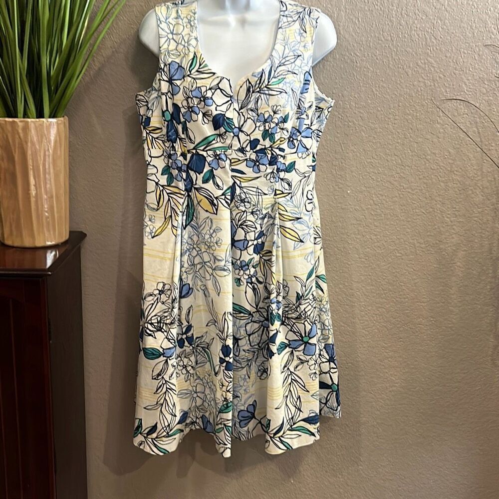 #466 DB established 1962, 14 floral flare dress with pockets juniors size 16